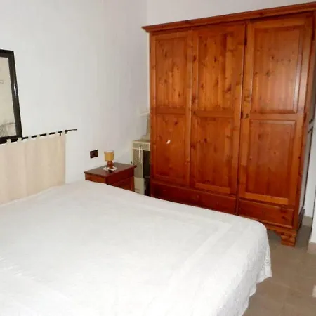 Apartamento 2 Bedrooms Appartement At Villasimius 500 M Away From The Beach With Enclosed Garden *